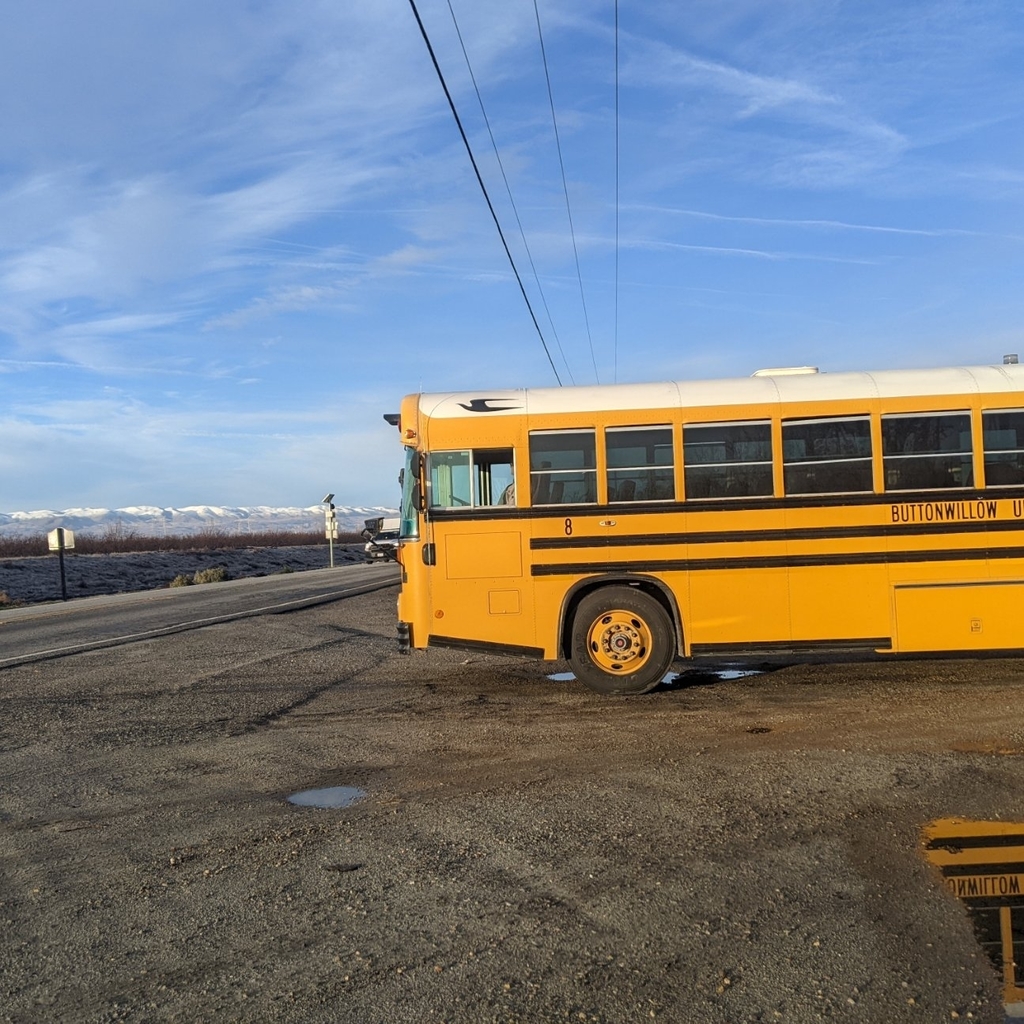 Buttonwillow Bus
